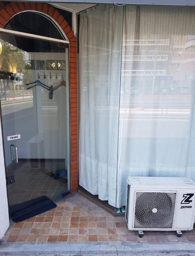 Apartamento Flat Nirmala Studio-Shop Milán Exterior foto